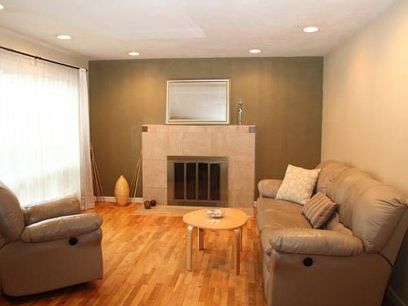 West-light living room