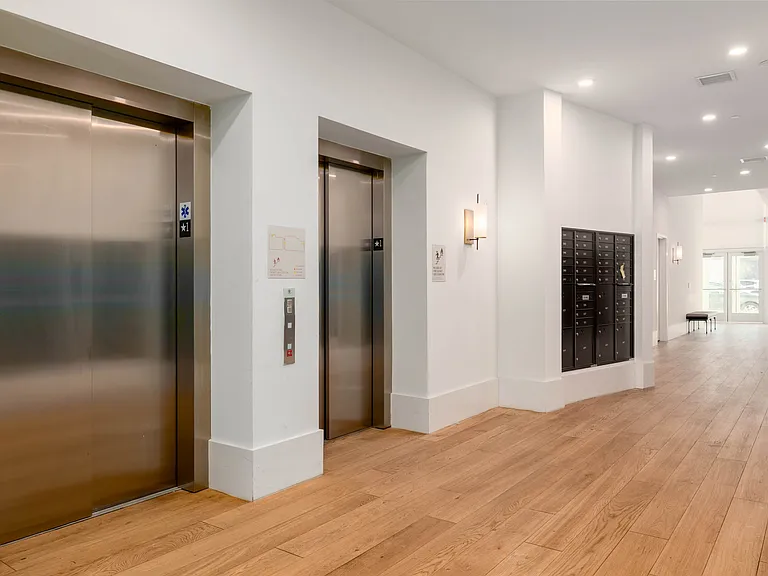 The Howell - 2101 Washington Ave — Photo 17