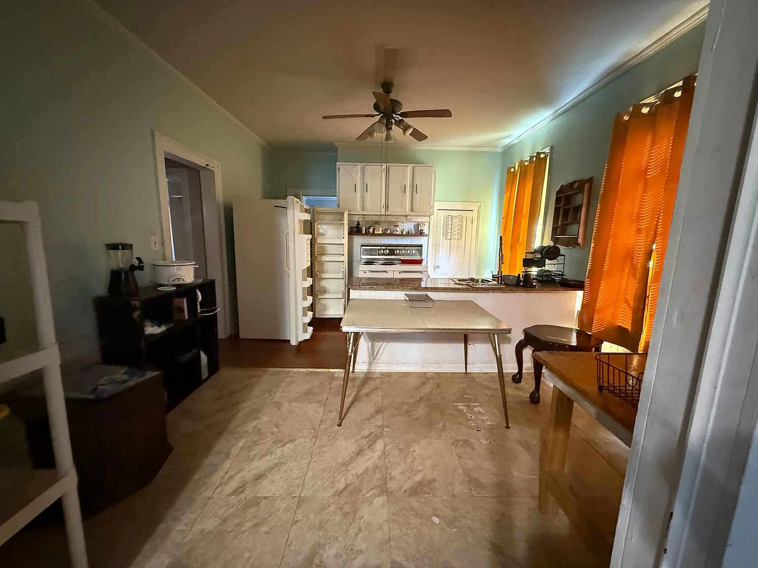 2 bed, 1080 sqft, $1,100 — Photo 3