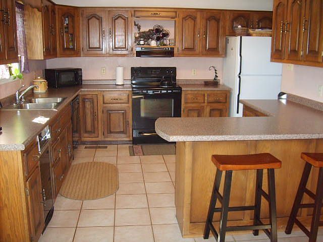 2nd image of 7936 Raintree Dr