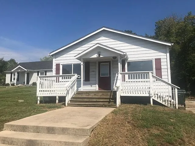 1002 Strobach St — Photo 1