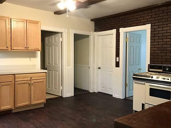 2nd image of 17 Nelson St #1