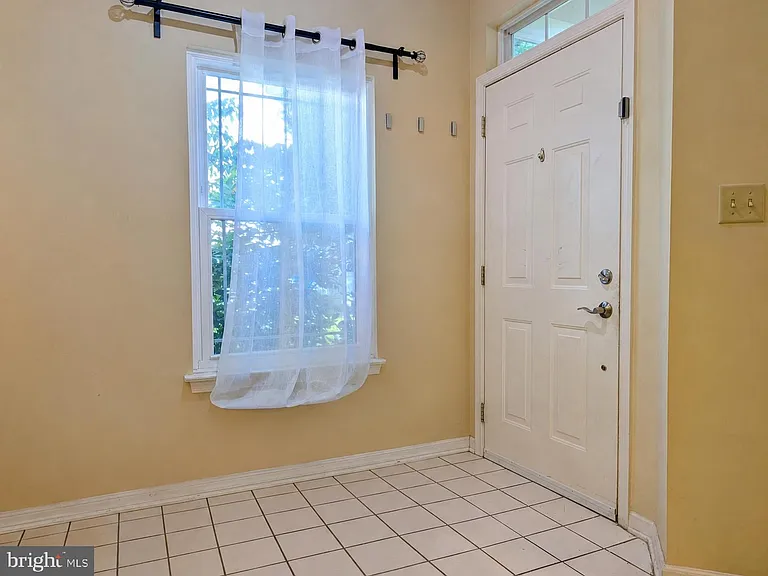 72 Harvard Cir — Photo 4