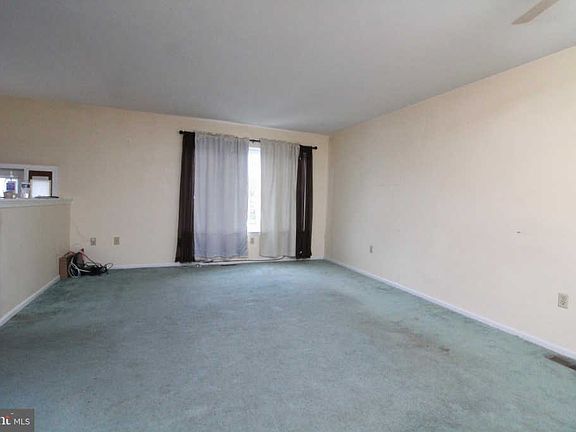 2nd image of 11 Foxton Dr