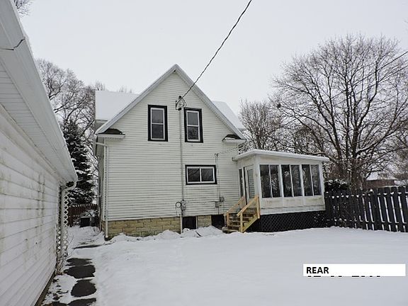 4th image of 300 E South St