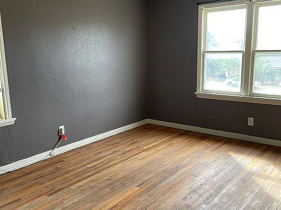 5th image of 2400 Wallace St