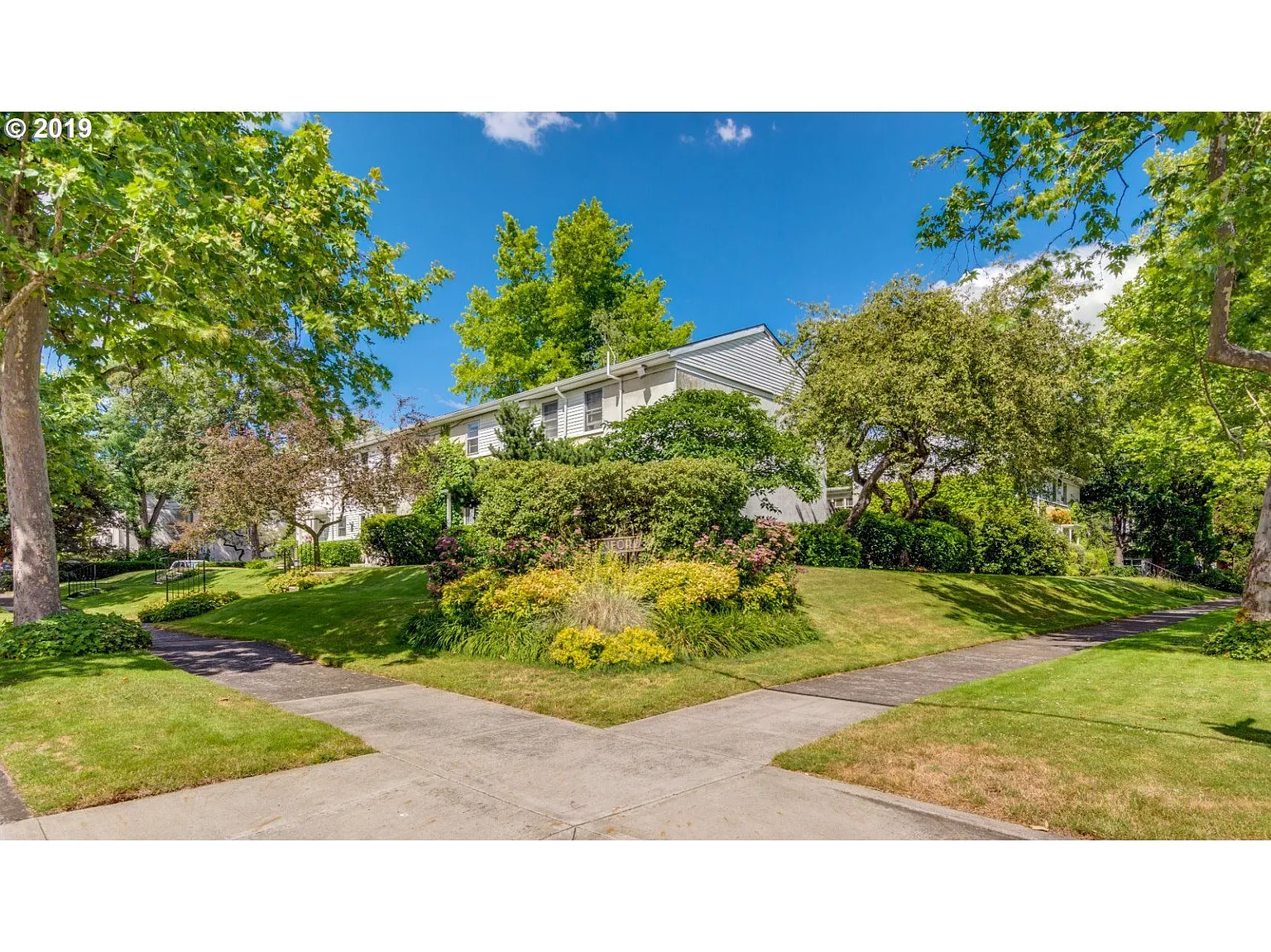 6817 Northeast Broadway photo 1