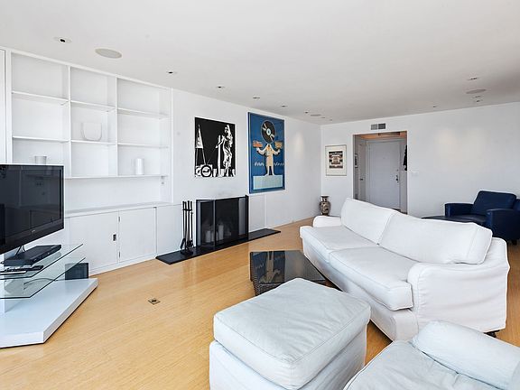 5th image of 1440 Montgomery St #32A