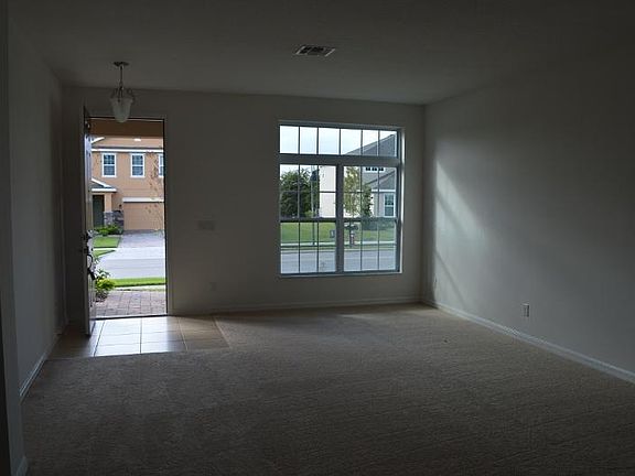 3rd image of 723 Cavan Dr