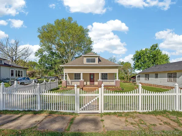 106 Riley St, Haileyville, OK 74546