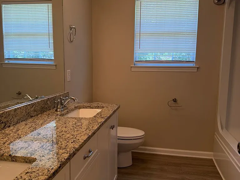 8900 Fox Glen Dr — Photo 34