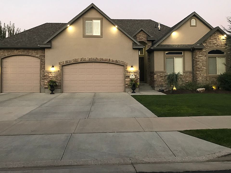 1st image of 10233 S Royal Meadows Way