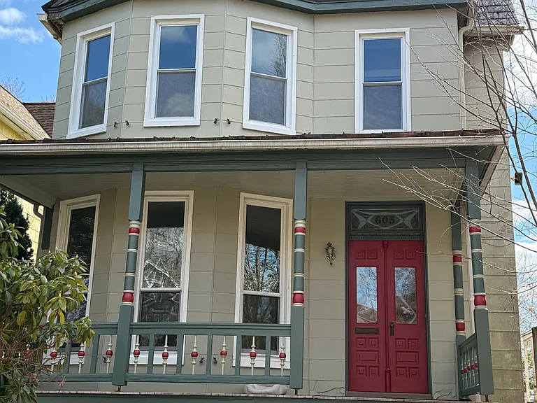 605 E 34th St — Photo 27