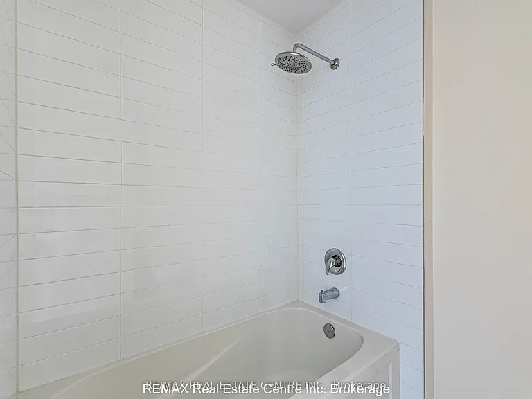 27 Lady Evelyn Cres — Photo 35