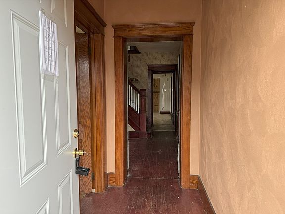 5th image of 188 Hubbard St