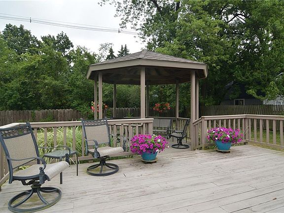 3rd image of 919 Sharondale Dr