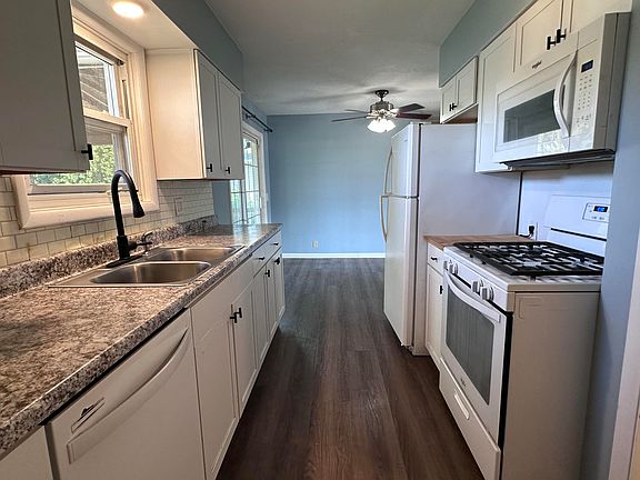 5th image of 4029 Lindberg Ave NE