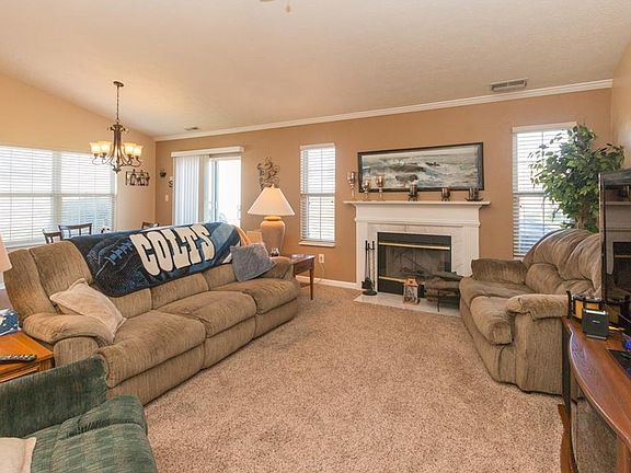 4th image of 618 Hyannis Dr