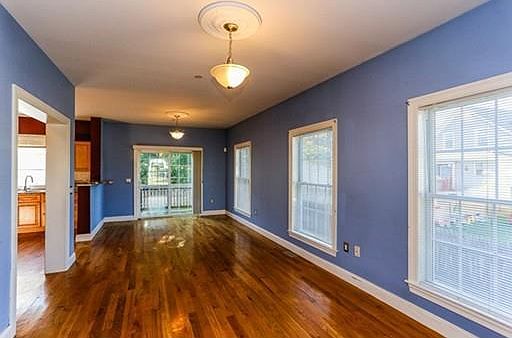 4th image of 29 Oakwood Ave