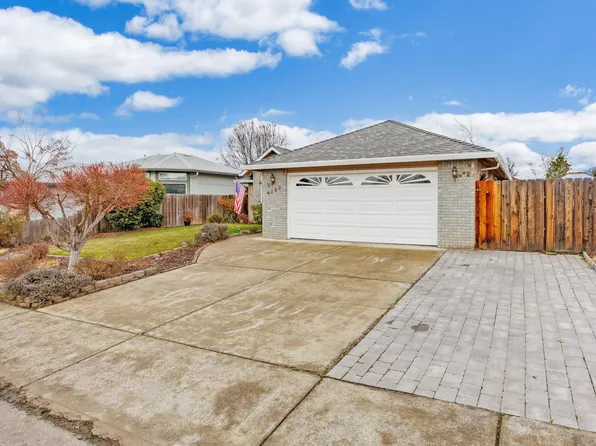 1182 Marilee St, Central Pt, OR 97502