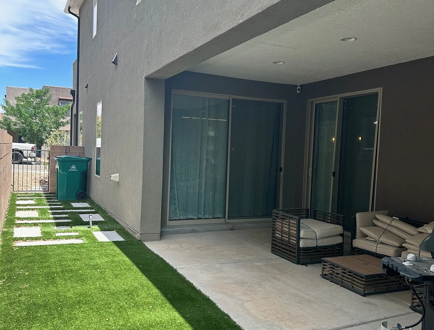 3 bed, 2033 sqft, $2,500 — Photo 4