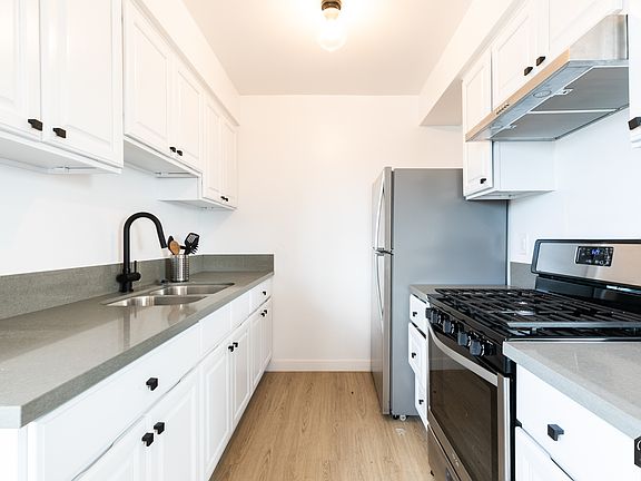 4th image of 4378 W 138th St APT 2
