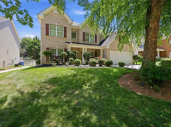 1005 Beesons Field Dr, Kernersville, NC 27284