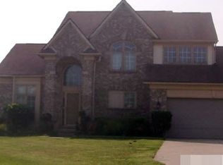 405 Clairpointe Woods Dr, Detroit, MI 48215