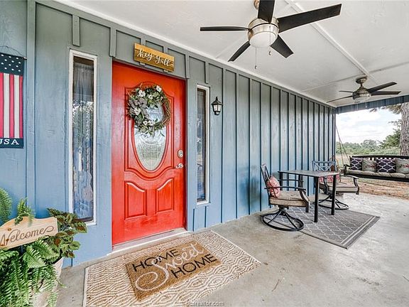 5th image of 667 S Leona Blvd