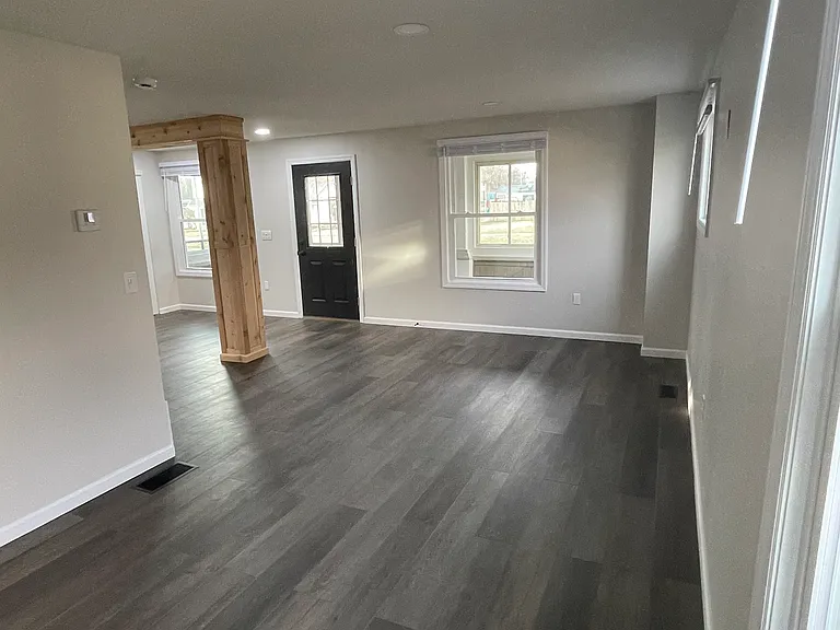 553 Adams Ave — Photo 7