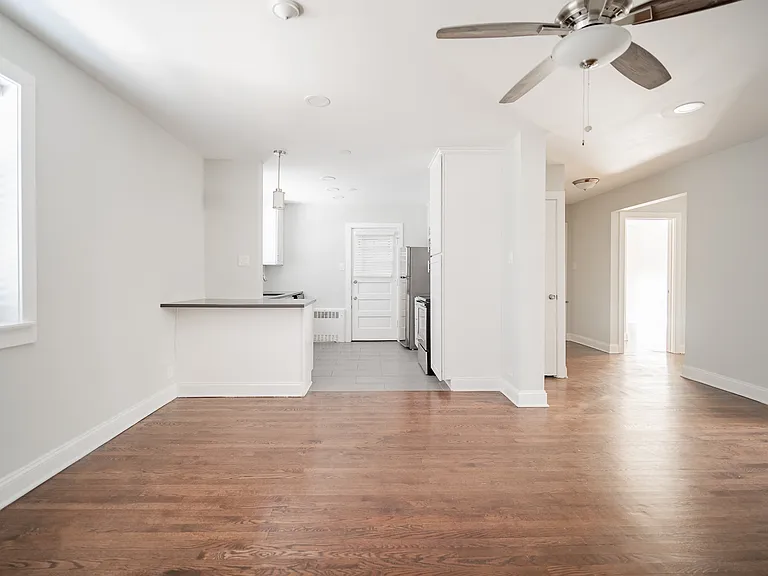 Dining/Living Room 7357-2S