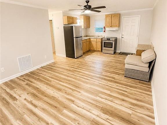 5th image of 100 Horton Dr