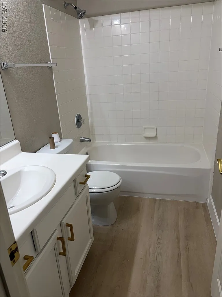 3 bed, 2.0 bath, 1303 sqft, $1,900 — Photo 4