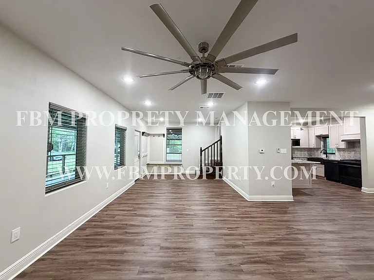 338 Post Oak Dr — Photo 15