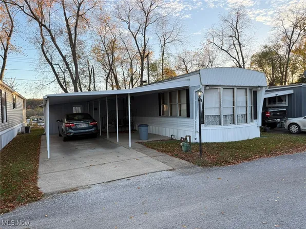 2012 Delaware Dr SE Lot 18, New Philadelphia, OH 44663