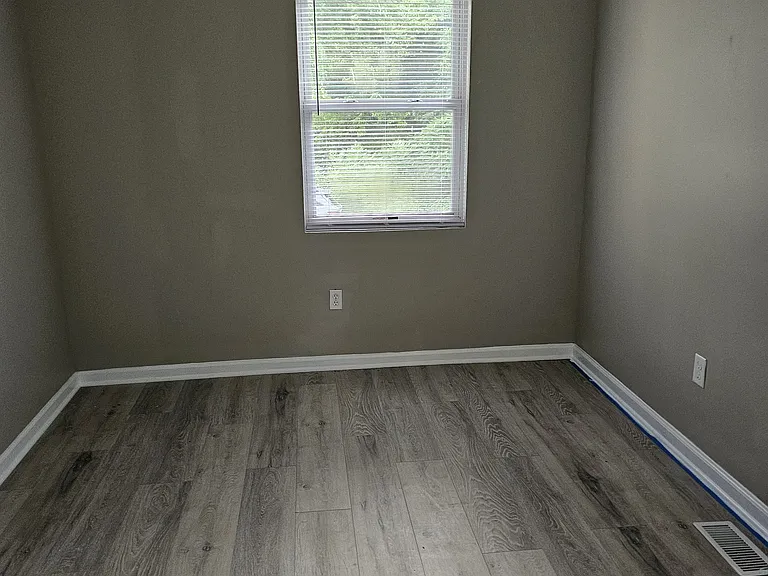 2645 Lincoln St — Photo 3