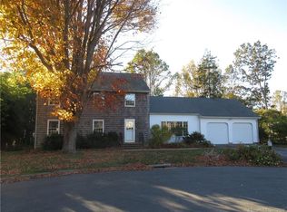 13 Woodsea Pl, Waterford, CT 06385