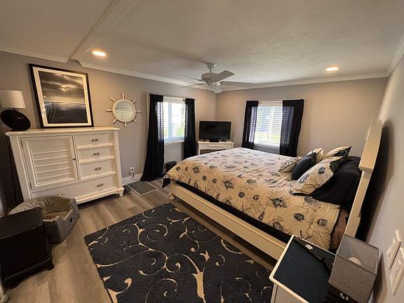 4th image of 4387 Kings Dr #210