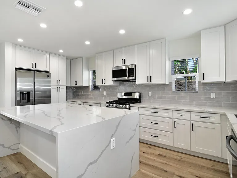 6363 N Darby Ave — Photo 6