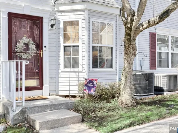 2051 Charles Ct, Mahwah, NJ 07430