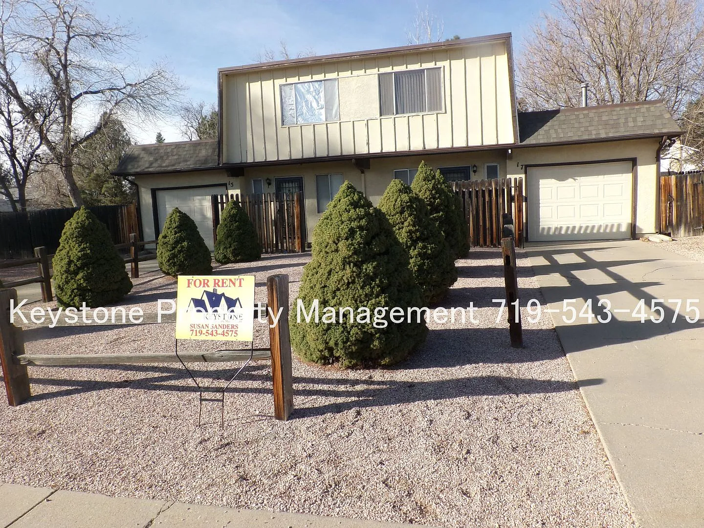 Updated 2 Bedroom Belmont Townhome with Attached Garage & Fenced Yard $1300/$1300 — Photo 2