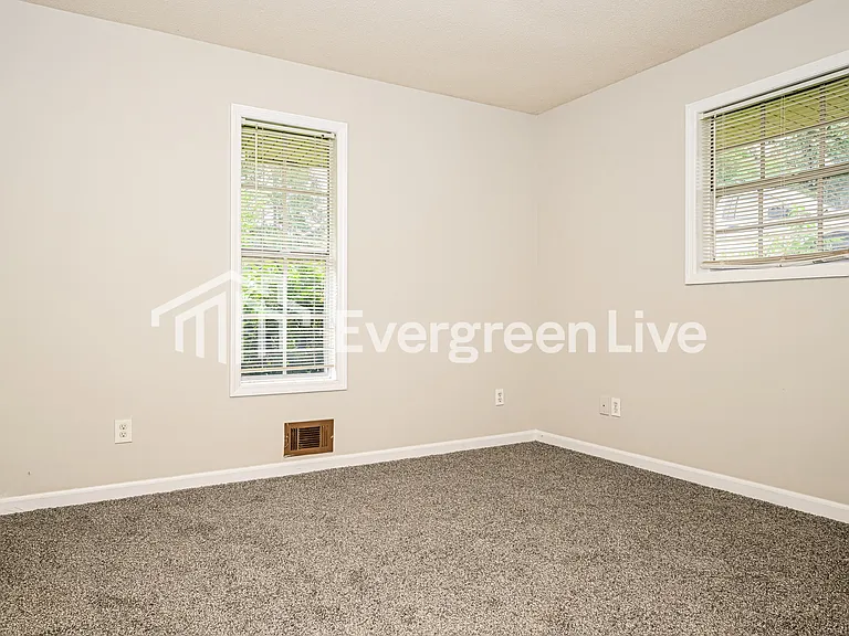 4844 Zinzendorf Dr — Photo 9