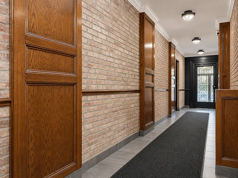 250 Pacific St #19 — Photo 4