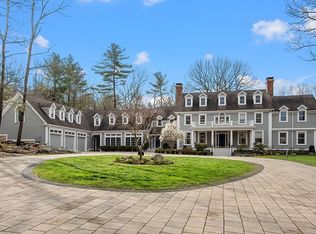 17 Crooked Ln, Manchester, MA 01944
