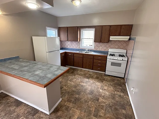 504 W Navarre St — Photo 3