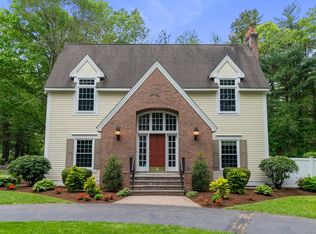 27 Chiltern St, Farmington, CT 06032