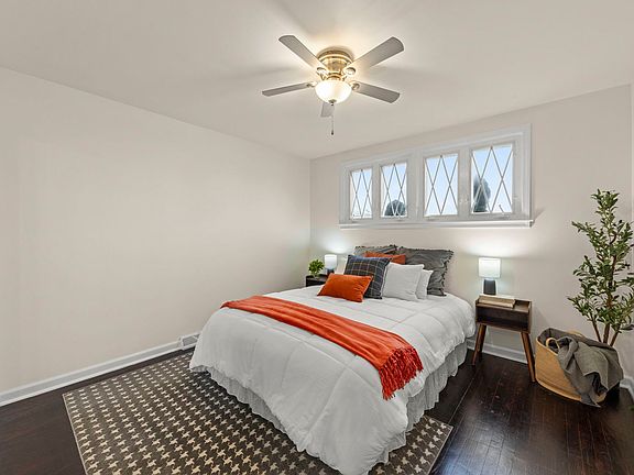5th image of 1114 Sandra Ave