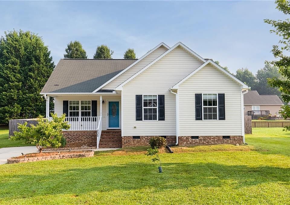 1st image of 205 Esteban Ct