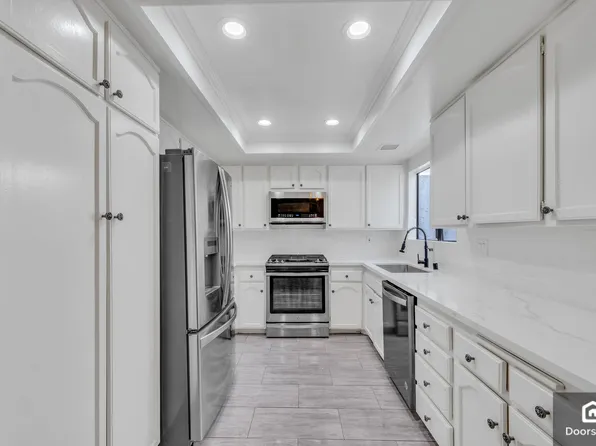 7239 Balboa Blvd #A, Van Nuys, CA 91406