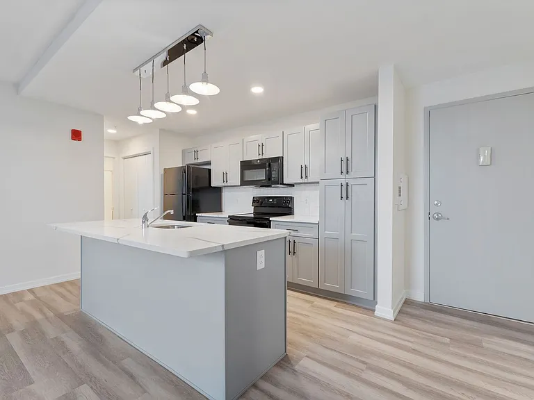 Altamont Apartments — Photo 69